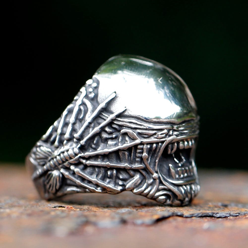 Top-down view highlighting the high-polished finish of the skull ring cranium