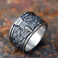 Smooth interior band view of stainless steel Thor hammer skull ring