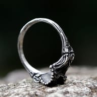 Gothic skull ring for men, emphasizing the dark oxidized finish.